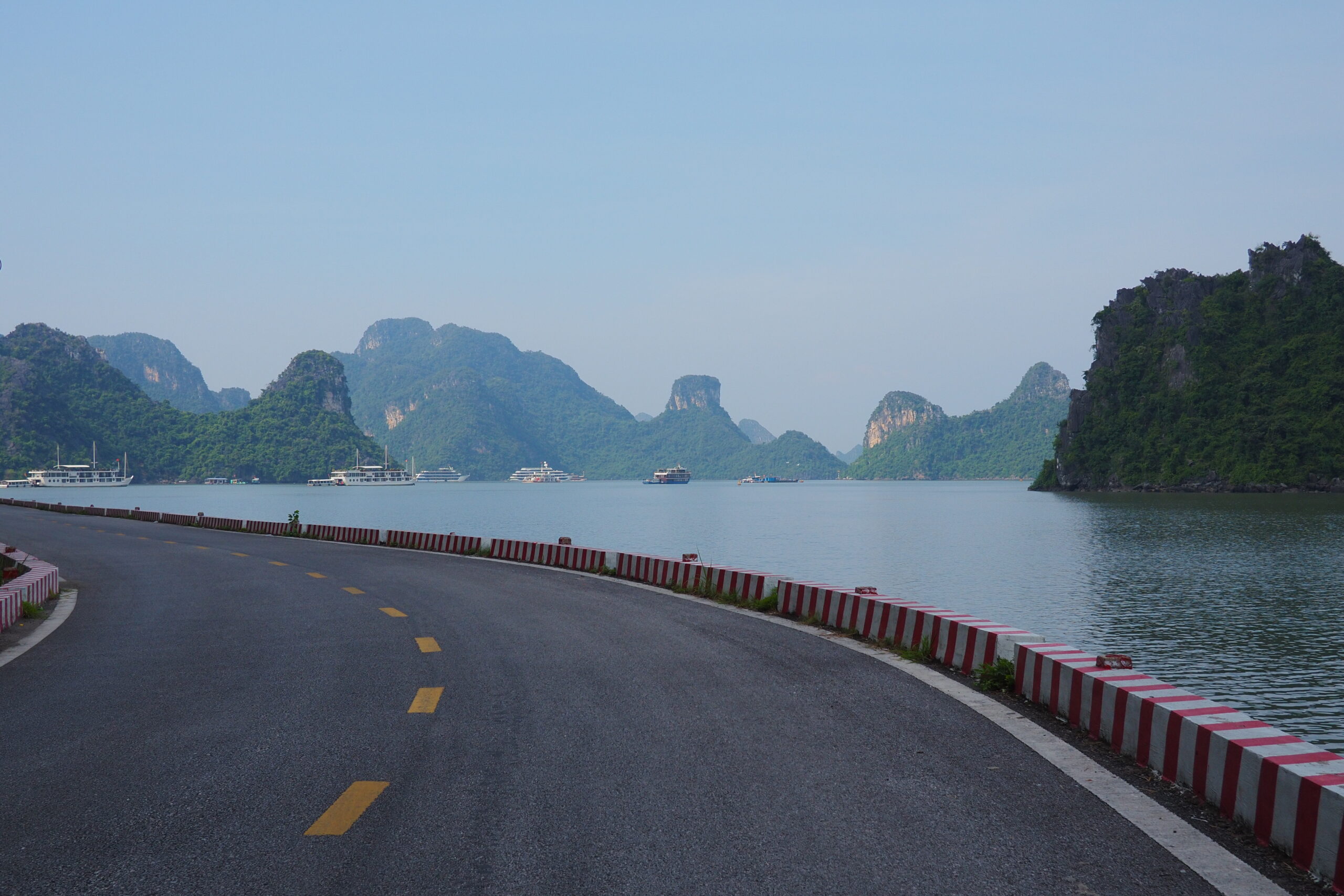 Island scenery around Cát Bà